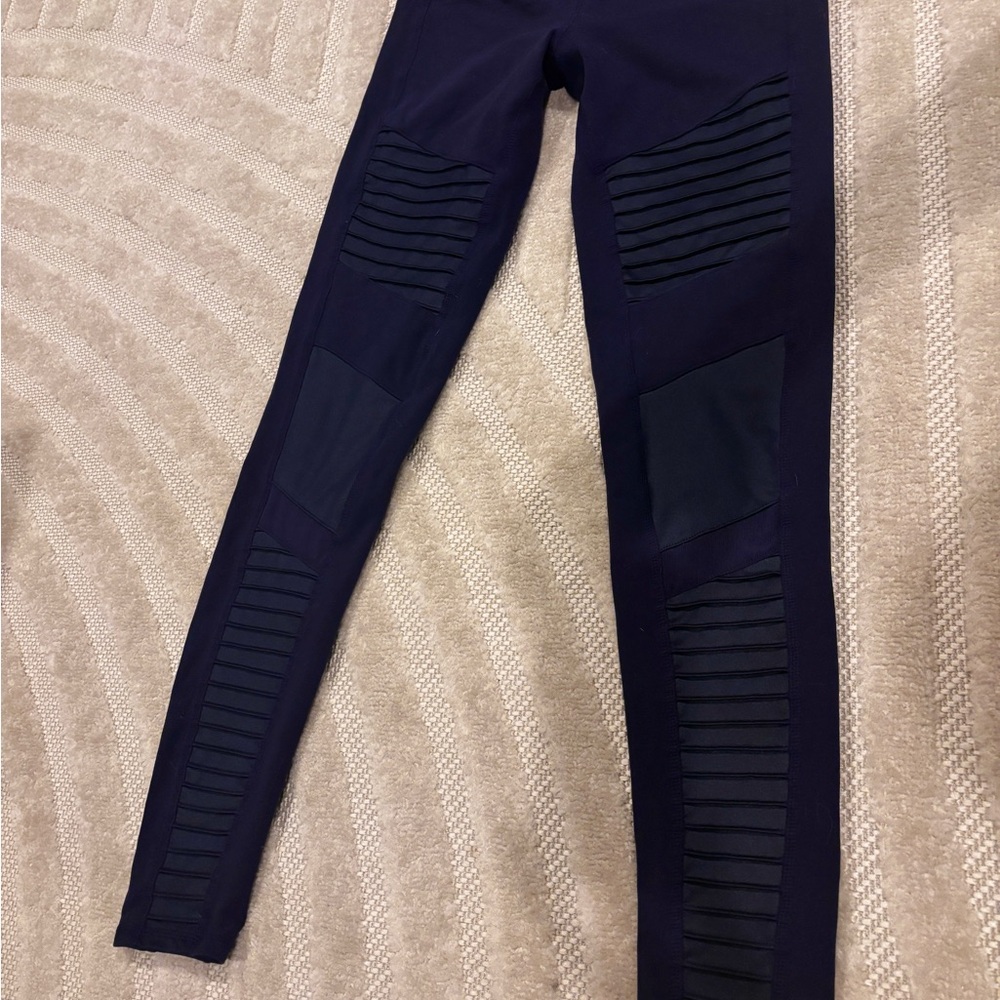 Alo Yoga Moto Leggings
